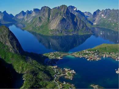 Побережье Норвегии Береговая линия Норвегии сильно изрезана узкими заливами –...