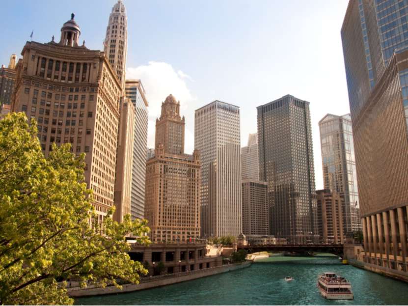 Чикаго Чикаго - 3-й по численности населения город в США, насчитывающий около...
